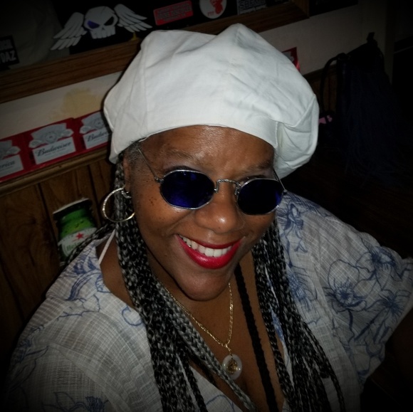 Just B. Seconds , High End Clothing & Accy. - Picture 2 of 16